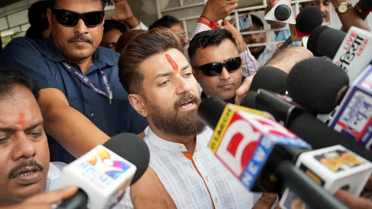 चिराग पासवान की टेंशन बढ़ी! आरोपों के घेरे में LJPR के 3 विधायक