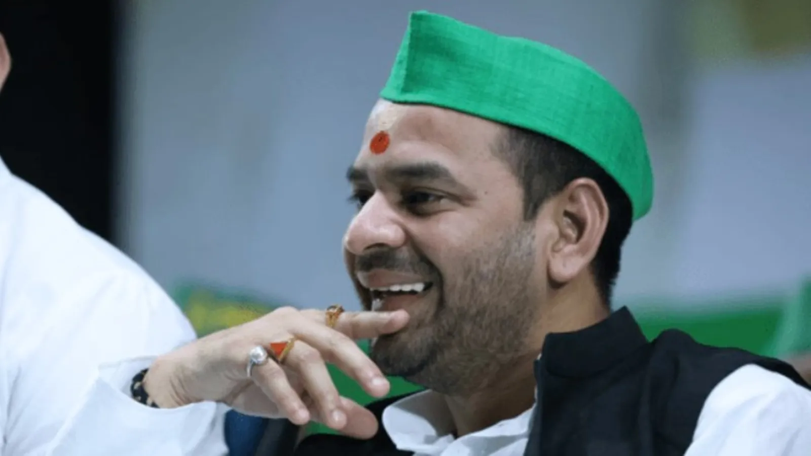 4 latest iPhones, party funds, gold chain stolen, Tej Pratap Yadav claims
